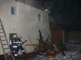 Ve Lhotě pod Džbánem shořel dům