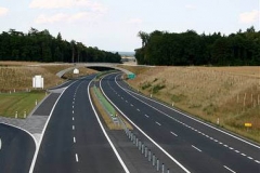 Přípojka silnice II/229 na rychlostní silnici R6 v roce 2012