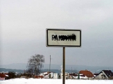 Neznámý vandal zaútočil sprejem na městský majetek