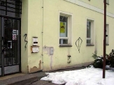 Neznámý vandal zaútočil sprejem na městský majetek